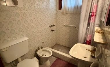 CASA EN VENTA EN MONTES DE OCA DOS DORMITORIOS