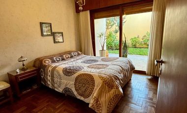 CASA EN VENTA EN MONTES DE OCA DOS DORMITORIOS