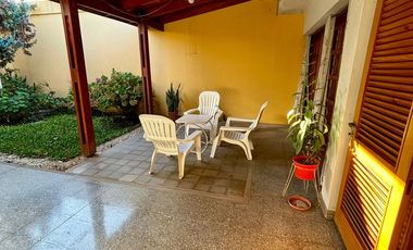 CASA EN VENTA EN MONTES DE OCA DOS DORMITORIOS