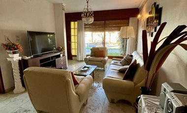 CASA EN VENTA EN MONTES DE OCA DOS DORMITORIOS