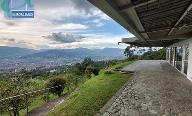 Casa en Arriendo Ubicado en Envigado Codigo 2727