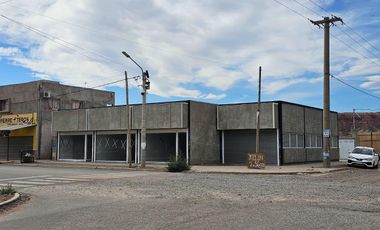 LOCAL COMERCIAL GRAL GODOY Y GRAL ROCA - PLOTTIER