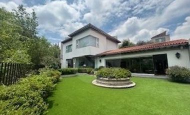 Casa en condominio en venta en Lomas de Bezares