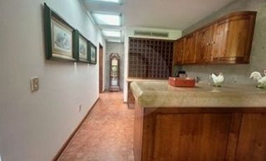 Casa en condominio en venta en Lomas de Bezares