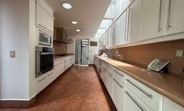 Casa en condominio en venta en Lomas de Bezares