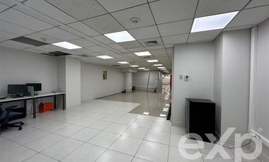 Local Comercial en Arriendo en Avenida Huérfanos frente Mall VIVO.