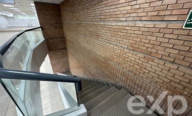 Local Comercial en Arriendo en Avenida Huérfanos frente Mall VIVO.