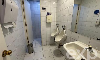 Local Comercial en Arriendo en Avenida Huérfanos frente Mall VIVO.
