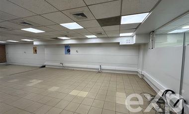Local Comercial en Arriendo en Avenida Huérfanos frente Mall VIVO.
