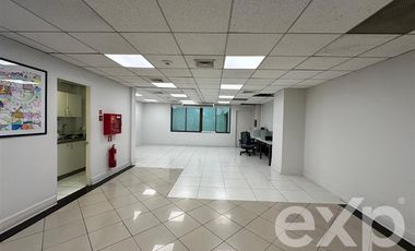 Local Comercial en Arriendo en Avenida Huérfanos frente Mall VIVO.