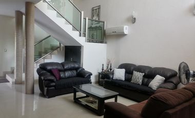 CASA EN VENTA EN COL. ANAHUAC LA ESCONDIDA EN SAN NICOLAS DE LOS GARZA, N.L.