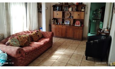 Se vende casa con excelente ubicación y conectividad en Pedro Aguirre Cerda