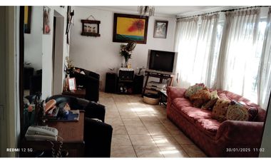 Se vende casa con excelente ubicación y conectividad en Pedro Aguirre Cerda