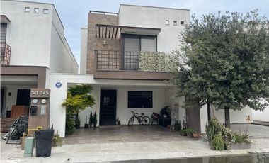 CASA EN VENTA EN COL. ALTABRISA EN APODACA NUEVO LEÓN