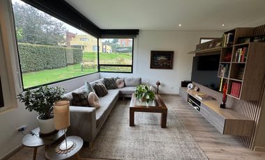 VENDO MODERNA CASA EN LA CALERA DE UN PISO