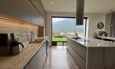 VENDO MODERNA CASA EN LA CALERA DE UN PISO