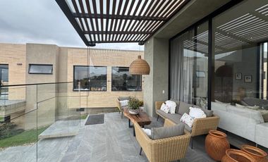 VENDO MODERNA CASA EN LA CALERA DE UN PISO