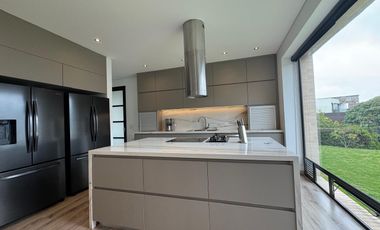 VENDO MODERNA CASA EN LA CALERA DE UN PISO