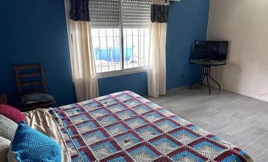 Casa en Venta en terreno de 625 m², 5 ambientes. Garage. Parrilla. Gran parque verde. Barrio Los Naranjos, Zárate