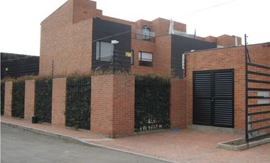 CASA CONJUNTO CHIA