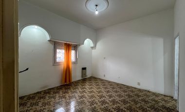Casa de tres ambientes en lote propio en Alquiler en Remedios de Escalada