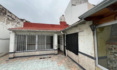 Casa de tres ambientes en lote propio en Alquiler en Remedios de Escalada