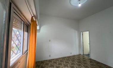 Casa de tres ambientes en lote propio en Alquiler en Remedios de Escalada