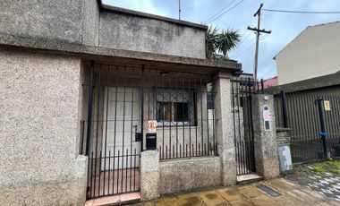 Casa de tres ambientes en lote propio en Alquiler en Remedios de Escalada