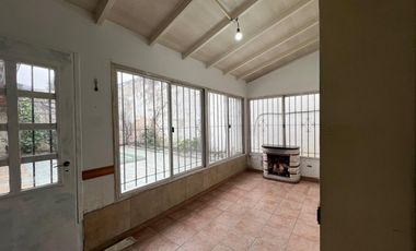 Casa de tres ambientes en lote propio en Alquiler en Remedios de Escalada