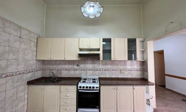 Casa de tres ambientes en lote propio en Alquiler en Remedios de Escalada