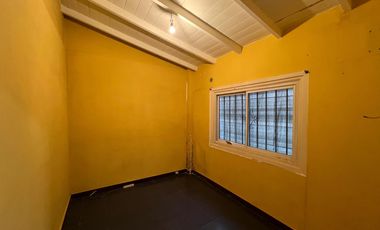 Casa de tres ambientes en lote propio en Alquiler en Remedios de Escalada