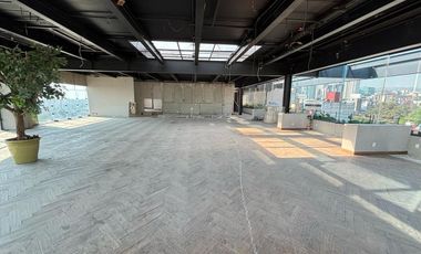 Local en Renta en Bosques de las Lomas Plaza Ikon (m2lc1026)