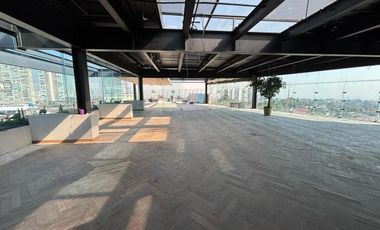 Local en Renta en Bosques de las Lomas Plaza Ikon (m2lc1026)