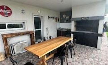 Casa 4 ambientes en alquiler amoblada - Villalobos