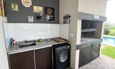 Casa 4 ambientes en alquiler amoblada - Villalobos