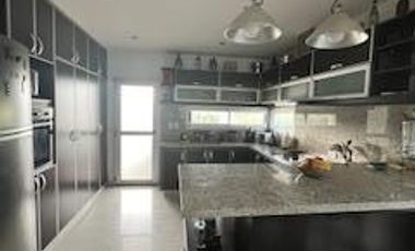 Casa 4 ambientes en alquiler amoblada - Villalobos