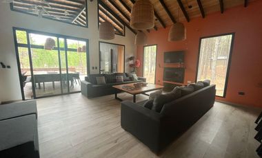 VENTA, CASA, VILLAROBLES, BARRIO BRINZALES, LOTE 186, 7 AMBIENTES