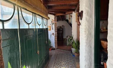San Telmo venta  Pasaje Santamaria propiedad historica de 5 Ambientes con Entrada  de Estilo.
