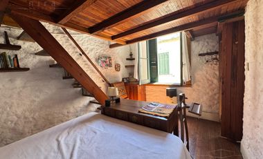 San Telmo venta  Pasaje Santamaria propiedad historica de 5 Ambientes con Entrada  de Estilo.