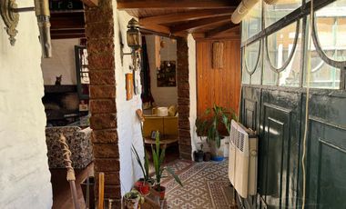 San Telmo venta  Pasaje Santamaria propiedad historica de 5 Ambientes con Entrada  de Estilo.