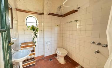 San Telmo venta  Pasaje Santamaria propiedad historica de 5 Ambientes con Entrada  de Estilo.