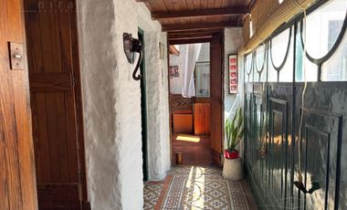San Telmo venta  Pasaje Santamaria propiedad historica de 5 Ambientes con Entrada  de Estilo.