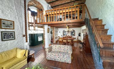 San Telmo venta  Pasaje Santamaria propiedad historica de 5 Ambientes con Entrada  de Estilo.