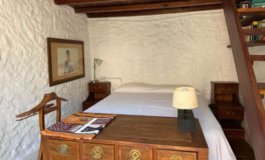 San Telmo venta  Pasaje Santamaria propiedad historica de 5 Ambientes con Entrada  de Estilo.