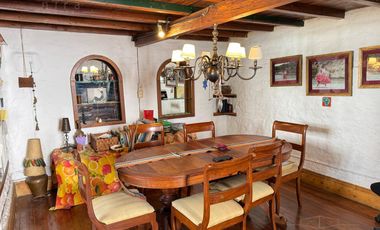 San Telmo venta  Pasaje Santamaria propiedad historica de 5 Ambientes con Entrada  de Estilo.
