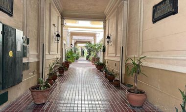 San Telmo venta  Pasaje Santamaria propiedad historica de 5 Ambientes con Entrada  de Estilo.