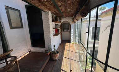San Telmo venta  Pasaje Santamaria propiedad historica de 5 Ambientes con Entrada  de Estilo.