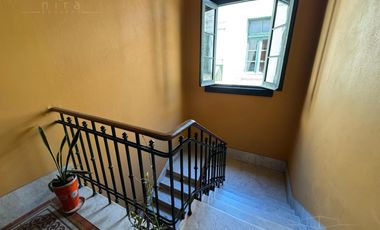 San Telmo venta  Pasaje Santamaria propiedad historica de 5 Ambientes con Entrada  de Estilo.