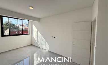 Departamento de 4 ambientes con jardín o terraza privada y cocheras - Villa Ballester