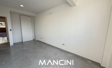 Departamento de 4 ambientes con jardín o terraza privada y cocheras - Villa Ballester